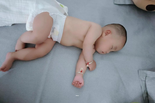 武威宝宝总是摇头怎么回事